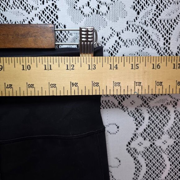 Vuori Daily Legging in Black Camo M - Picture 10 of 11